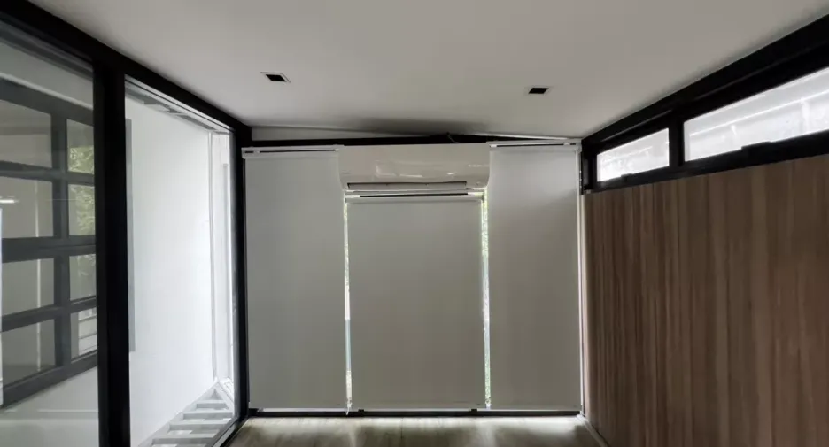 Büro zur Miete und zum Kauf mit 4 Zimmer in Phra Khanong, Bangkok