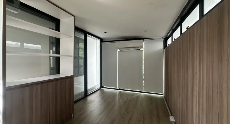 Büro zur Miete und zum Kauf mit 4 Zimmer in Phra Khanong, Bangkok