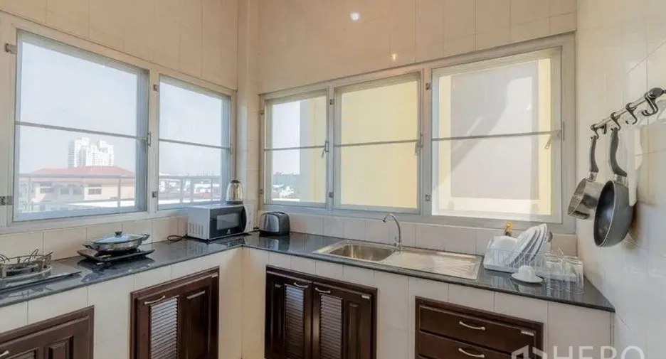 For rent 1 bed office in Suan Luang, Bangkok
