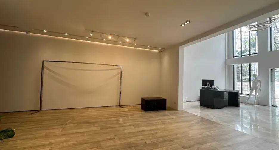 For rent office in Phra Khanong, Bangkok