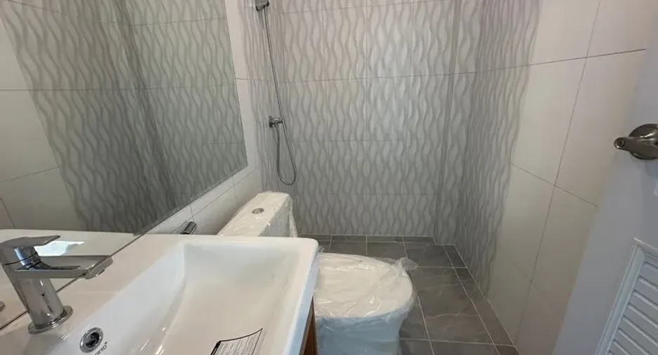 For rent 3 bedrooms office in Lat Phrao, Bangkok