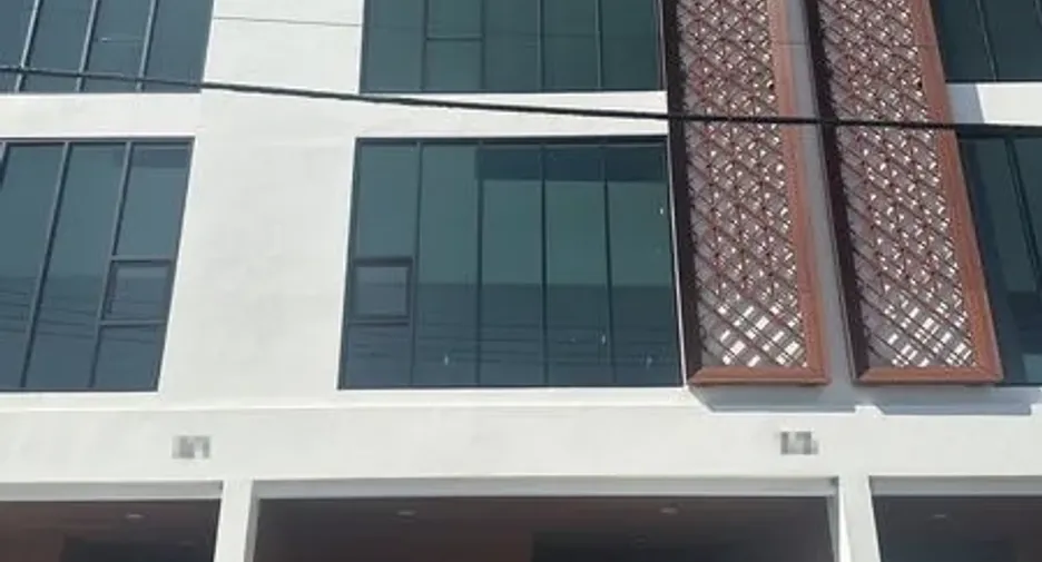 For rent 3 bedrooms office in Lat Phrao, Bangkok