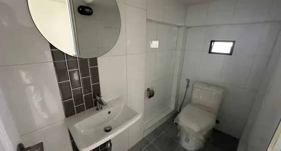 For rent 3 bedrooms office in Lat Phrao, Bangkok