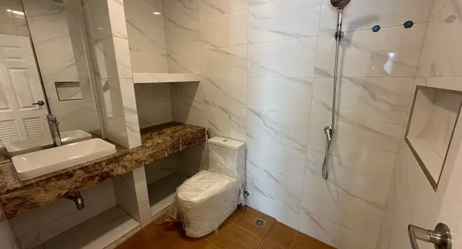 For rent 3 bedrooms office in Lat Phrao, Bangkok
