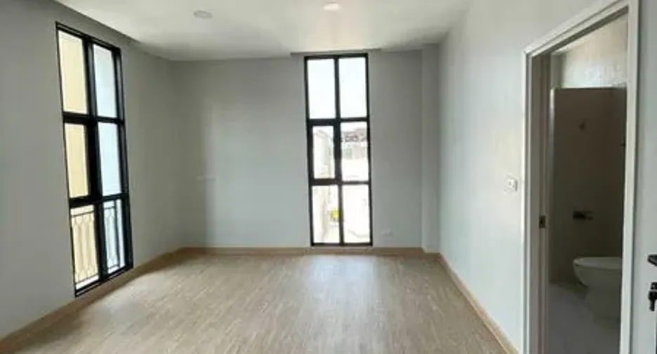 For rent office in Bang Kapi, Bangkok