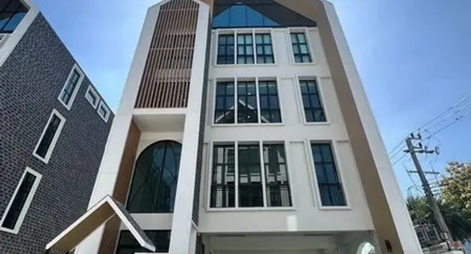 For rent office in Bang Kapi, Bangkok