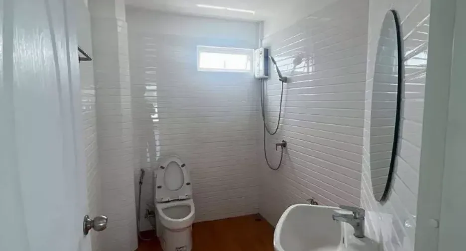 For rent 9 bedrooms office in Prawet, Bangkok