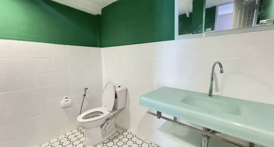 For rent 6 bedrooms office in Din Daeng, Bangkok