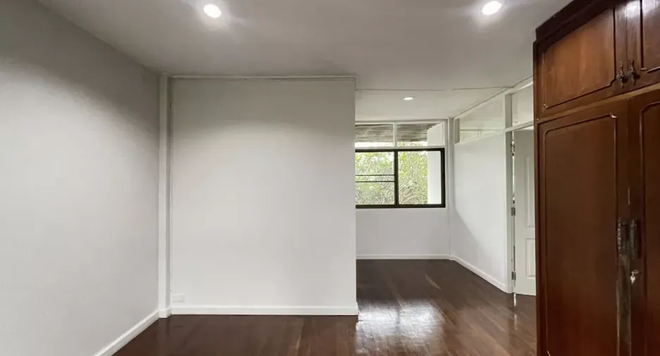 For rent 6 bedrooms office in Din Daeng, Bangkok