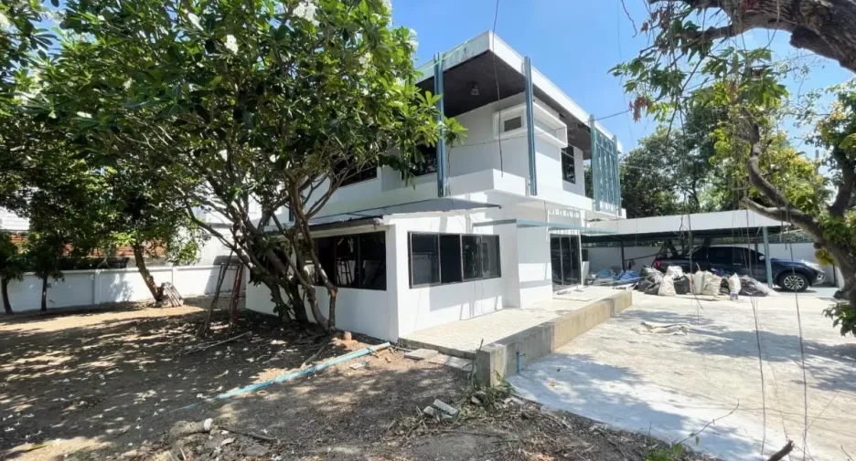 For rent 6 bedrooms office in Din Daeng, Bangkok