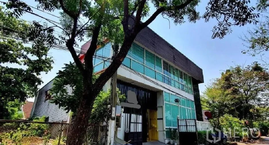 For rent and for sale 6 bedrooms office in Bang Khun Thian, Bangkok