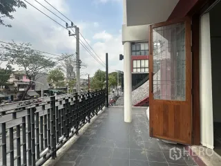 For rent 4 bedrooms office in Pathum Wan, Bangkok