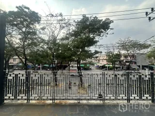 For rent 4 bedrooms office in Pathum Wan, Bangkok