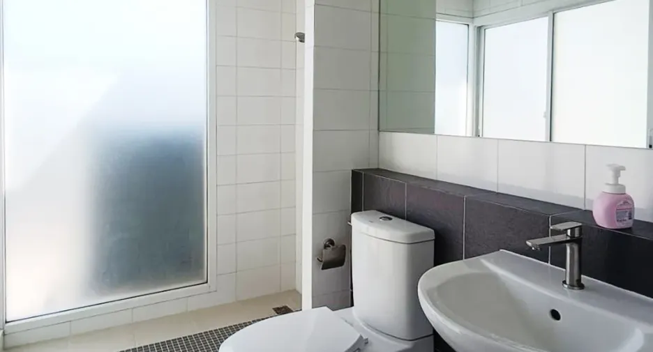 Oficina en alquiler y en venta en Prawet, Bangkok