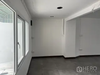 Gewerbefläche zur Miete in Watthana, Bangkok