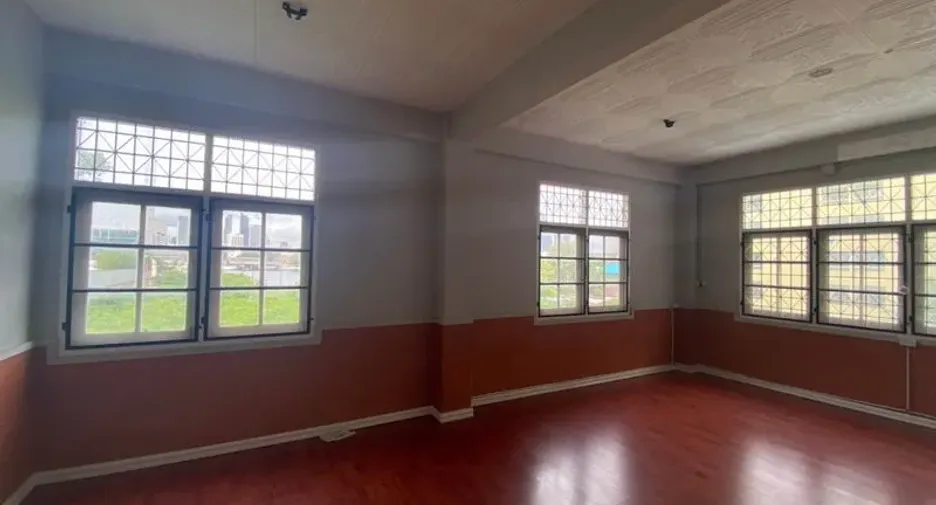 For rent retail Space in Khlong San, Bangkok