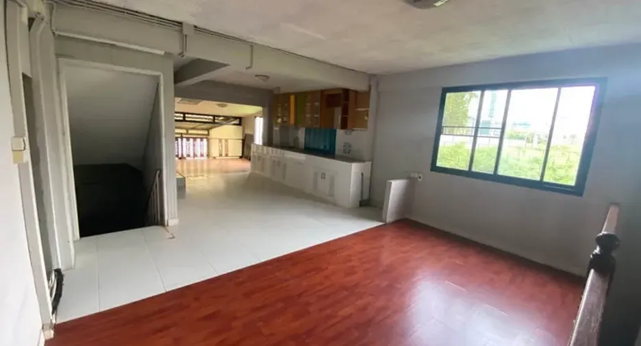 For rent retail Space in Khlong San, Bangkok