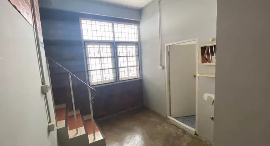 For rent retail Space in Khlong San, Bangkok