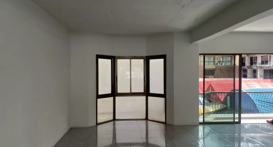 For rent retail Space in Pathum Wan, Bangkok