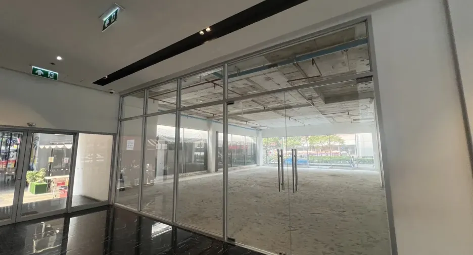 For rent retail Space in Khlong Toei, Bangkok