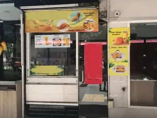 For rent retail Space in Khlong Toei, Bangkok