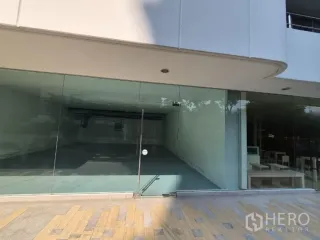 For rent retail Space in Watthana, Bangkok