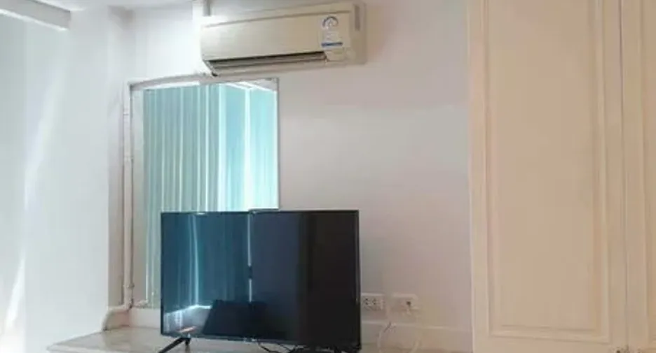 For rent retail Space in Huai Khwang, Bangkok