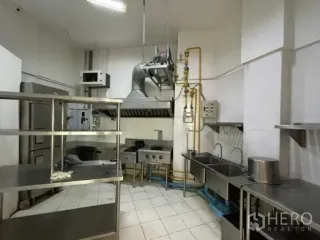 出租 商业空间 在 Khlong Toei, 曼谷