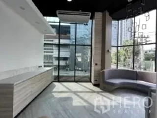 Аренда торговое помещение в Щаттхана, Бангкок