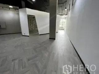 Аренда торговое помещение в Щаттхана, Бангкок