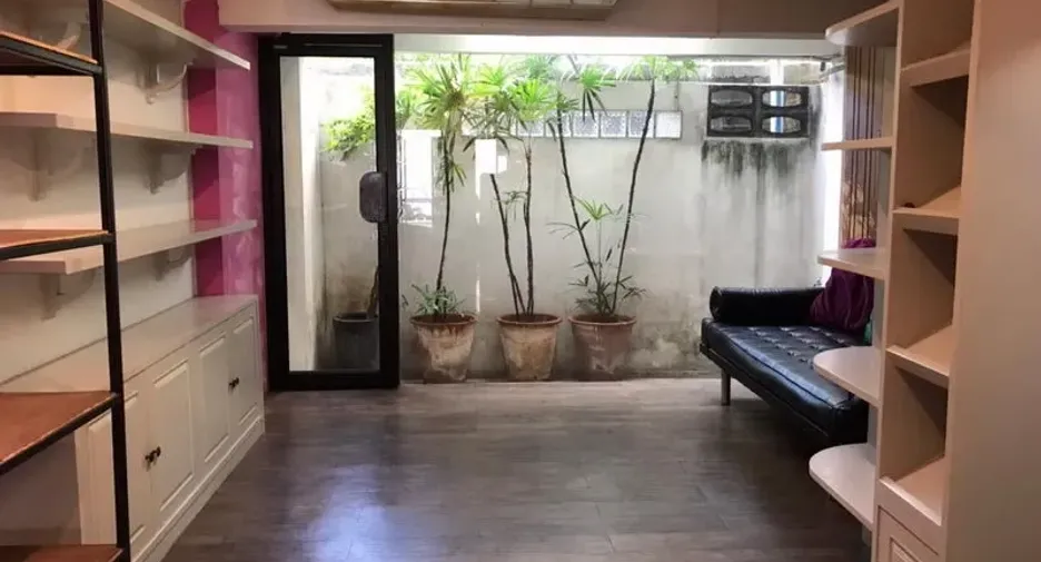 For rent retail Space in Watthana, Bangkok