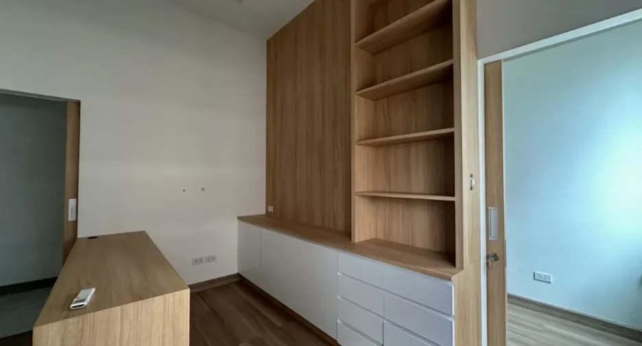 For rent retail Space in Phra Khanong, Bangkok