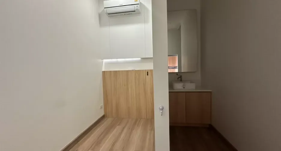 For rent retail Space in Phra Khanong, Bangkok