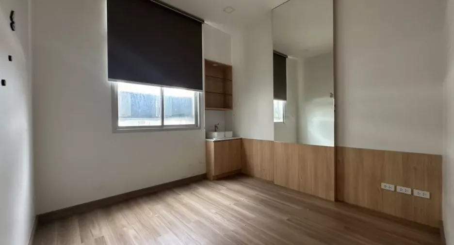 For rent retail Space in Phra Khanong, Bangkok