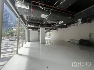 For rent retail Space in Watthana, Bangkok