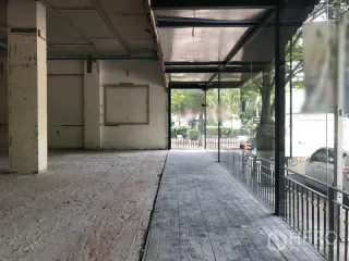Аренда торговое помещение в Кхлонг Тоеи, Бангкок