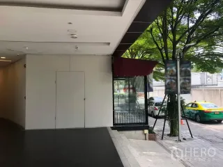 Аренда торговое помещение в Кхлонг Тоеи, Бангкок