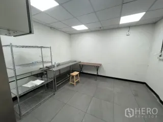 Local comercial en alquiler en Watthana, Bangkok