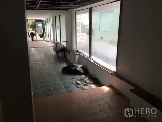 Аренда торговое помещение в Щаттхана, Бангкок