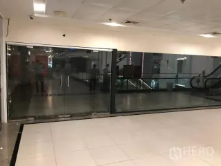 Аренда торговое помещение в Кхлонг Тоеи, Бангкок