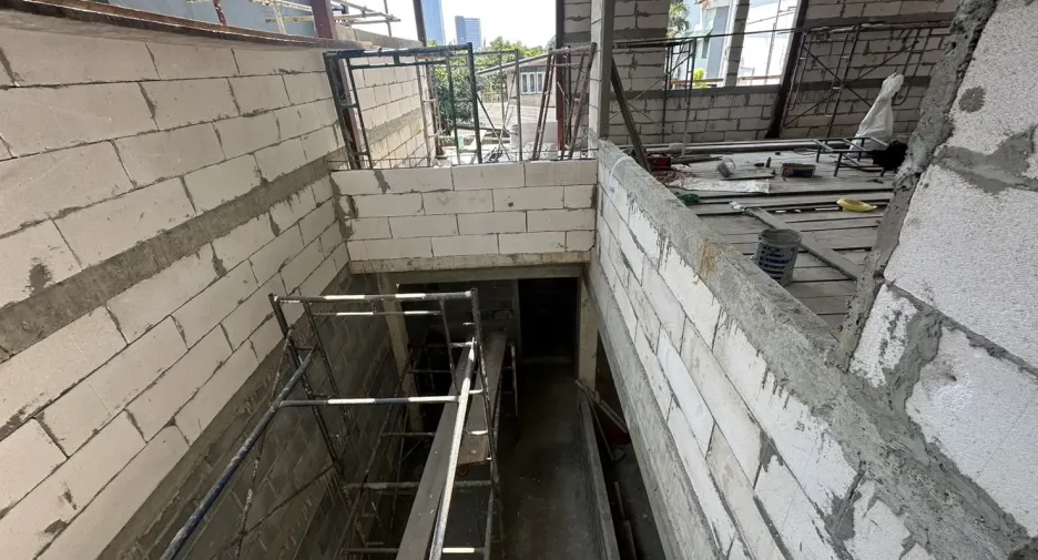 For rent 4 bedrooms retail Space in Bang Na, Bangkok