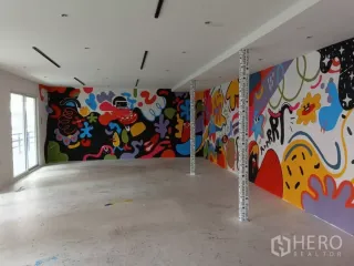 For rent retail Space in Huai Khwang, Bangkok