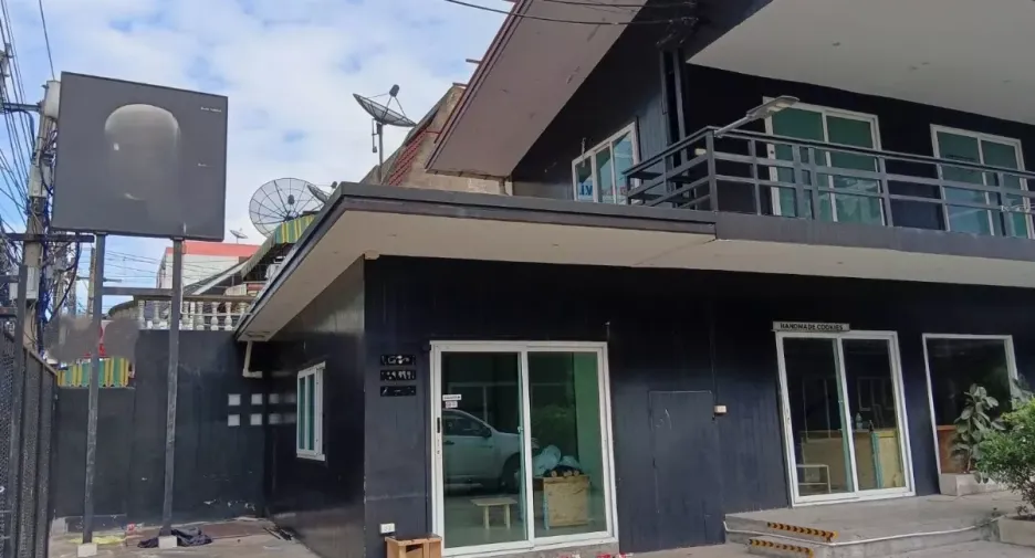For rent retail Space in Huai Khwang, Bangkok
