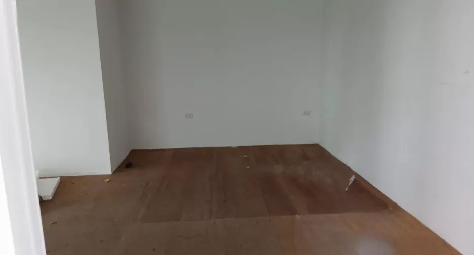 For rent retail Space in Huai Khwang, Bangkok