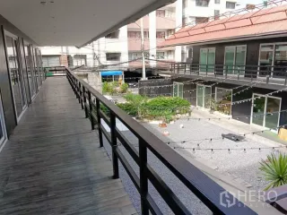 For rent retail Space in Huai Khwang, Bangkok