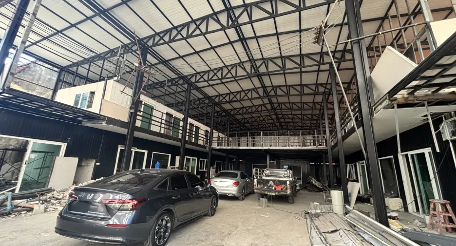 For rent retail Space in Huai Khwang, Bangkok