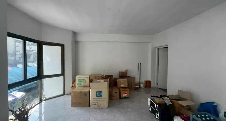 For rent retail Space in Pathum Wan, Bangkok
