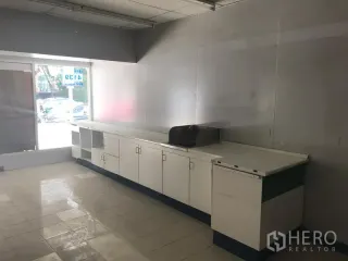 For rent retail Space in Khlong Toei, Bangkok