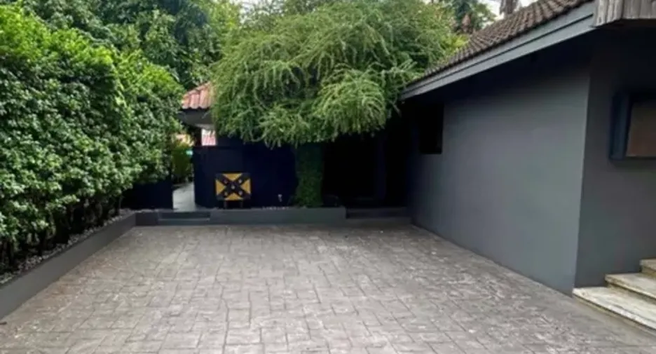 For rent retail Space in Yan Nawa, Bangkok
