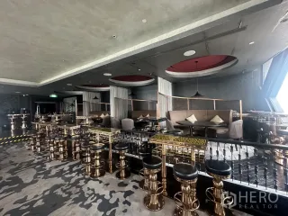 出租 商业空间 在 Khlong Toei, 曼谷
